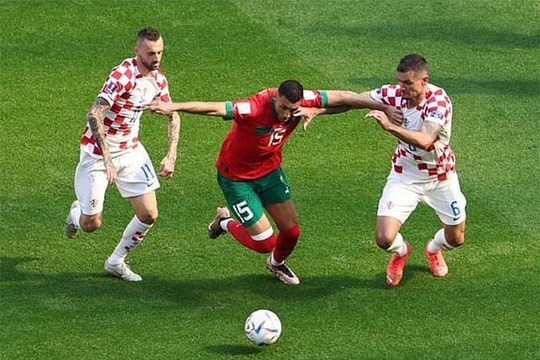 Đương kim á quân World Cup gây thất vọng ở trận đầu ra quân
