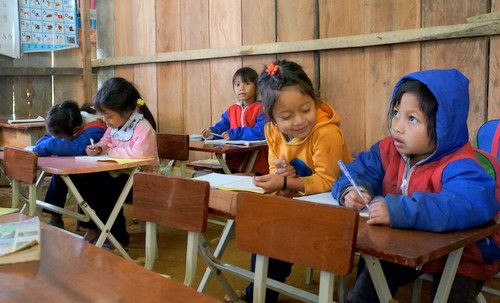 Khắc phục khó khăn để phát triển giáo dục vùng dân tộc thiểu số toàn diện, hiệu quả