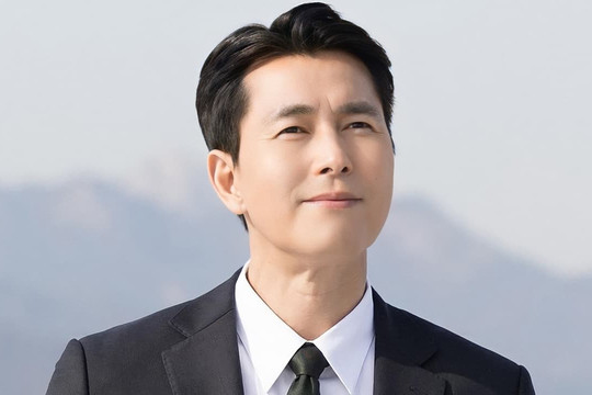 'Ông chú cực phẩm màn ảnh Hàn' Jung Woo Sung nhận tin vui ở tuổi 49