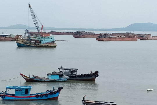 Xử lý nghiêm các hành vi gây mất trật tự an toàn giao thông đường thủy nội địa