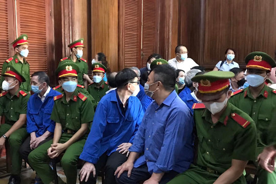 Xét xử nguyên Giám đốc bệnh viện Mắt TPHCM và đồng phạm vi phạm quy định về đấu thầu