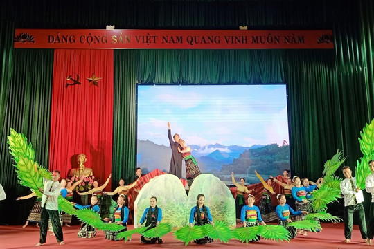 Sôi nổi các hoạt động tại Liên hoan văn nghệ dân gian xứ Thanh
