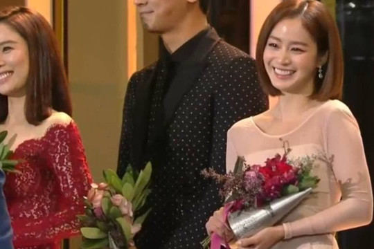 Kim Hyun Joo và Kim Tae Hee chung một khung hình: Tưởng không giống mà lại giống không tưởng