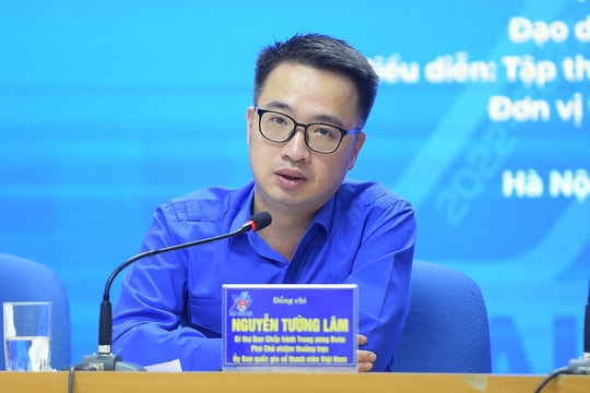 Công diễn vở kịch "Sống mãi tuổi mười bảy" dịp Đại hội Đoàn toàn quốc lần thứ XII