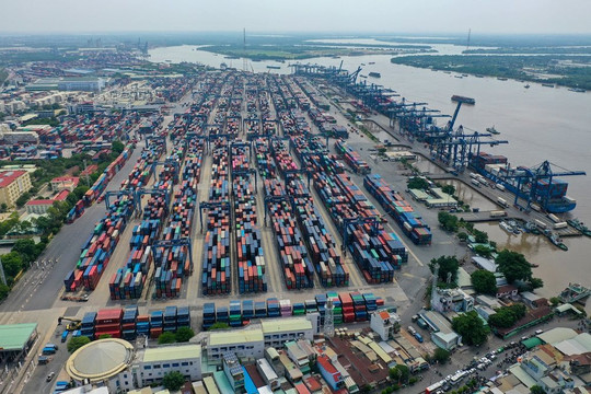 11 tháng, Việt Nam xuất siêu 10,6 tỷ USD