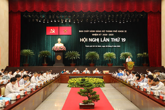 Bí thư Nguyễn Văn Nên: Đẩy mạnh hoàn thành các dự án lớn