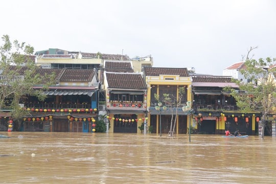 Từ Hà Tĩnh đến Khánh Hòa: Các tỉnh, thành phố chủ động ứng phó mưa lớn, lũ, lũ quét, sạt lở đất