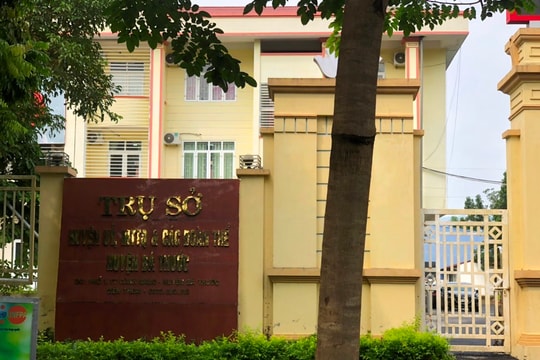 Cảnh cáo Trưởng phòng TN&MT huyện có 2 con với người khác khi đang có vợ 