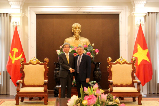 Chánh án TANDTC Nguyễn Hòa Bình tiếp xã giao Bộ trưởng Bộ quản lý Tòa án quốc gia, Tòa án tối cao Hàn Quốc