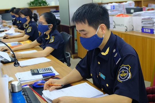 11 tháng, hải quan thu ngân sách vượt dự toán 14%