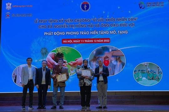 Truy tặng kỷ niệm chương "Vì sức khỏe nhân dân" cho 2 người chết não hiến tạng