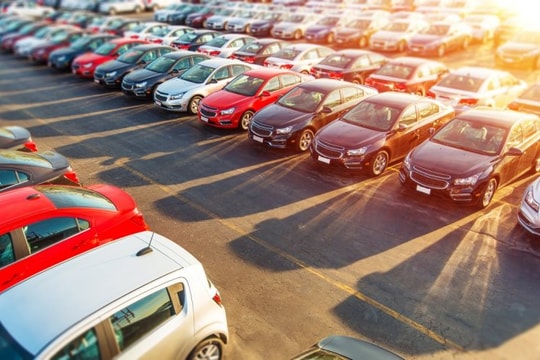 Việt Nam nhập khẩu gần 23.000 ô tô trong một tháng