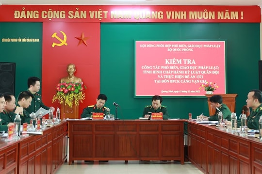 Đồn biên phòng cửa khẩu cảng Vạn Gia thực hiện nhiệm vụ kép: Bảo vệ biên giới và tuyên truyền phổ biến pháp luật