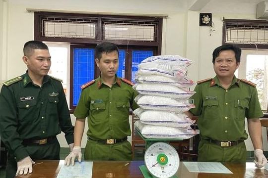 Gần 20kg ma túy trôi dạt vào bờ biển Quảng Ngãi