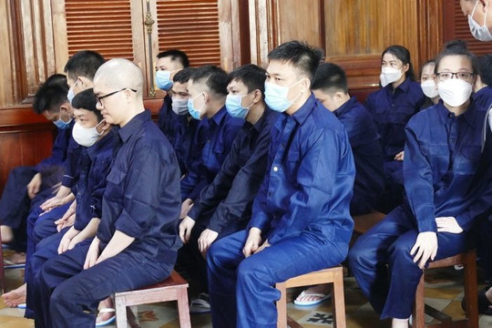 Tốt nghiệp 2 bằng y khoa, "đầu quân" cho Alibaba rồi vướng vòng lao lý