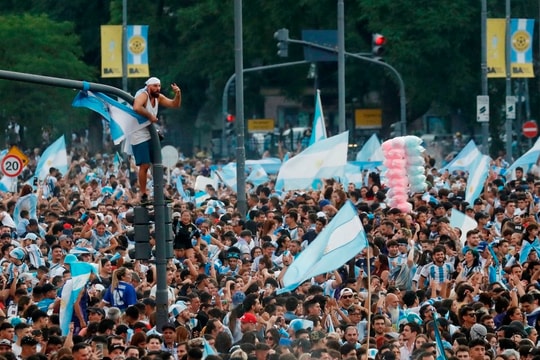 Người Argentina chờ ngày Messi nhảy điệu tango ở World Cup