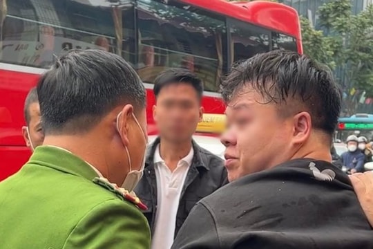 Bác thông tin thanh niên dùng súng cướp xe chở tiền ngân hàng 