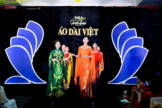 Mãn nhãn với những màn trình diễn áo dài đẳng cấp nhất