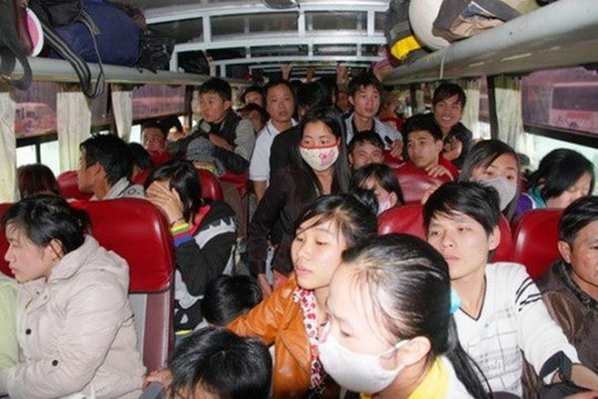 Nhà xe “nhồi” khách dịp Tết: Mức xử phạt thế nào?