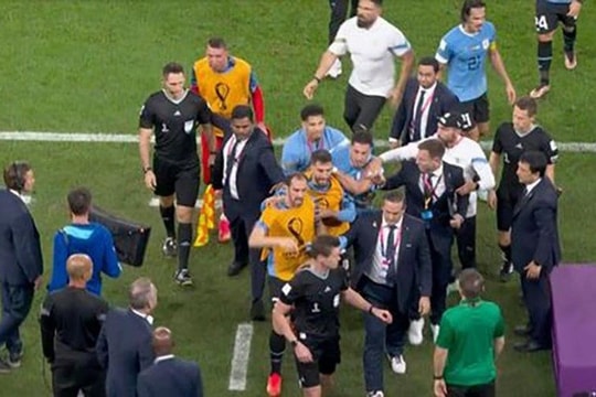FIFA sẽ án phạt cực nặng dành cho Uruguay?