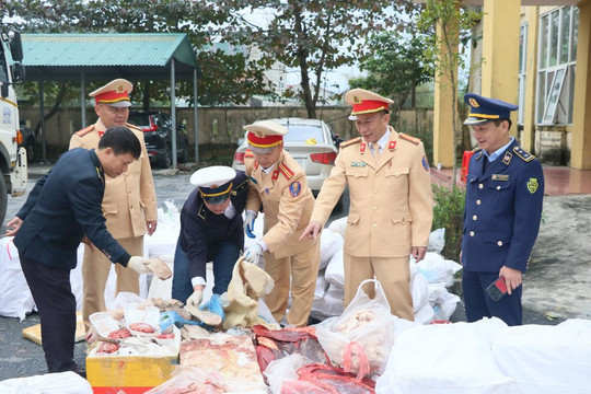 Xe khách chở 3,2 tấn động vật hôi thối từ Hà Nội vào TP Hồ Chí Minh tiêu thụ