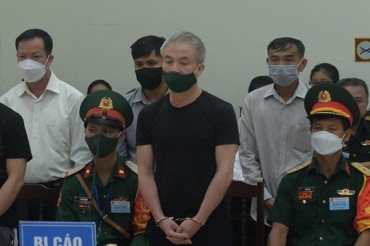 Cựu Tư lệnh Cảnh sát biển Lê Văn Minh thừa nhận đã nhận tiền