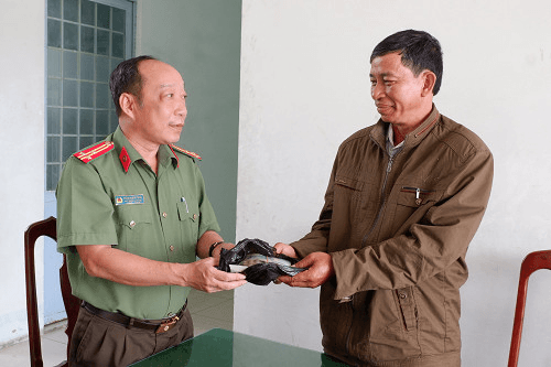Kiên Giang: Biểu dương người nhặt được số tiền lớn giao nộp tại cơ quan công an