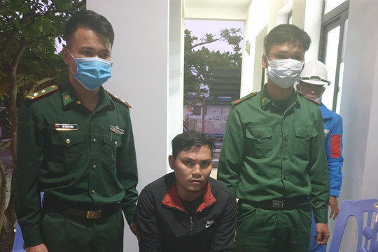 Bắt 2 đối tượng vận chuyển 3kg ma tuý tổng hợp