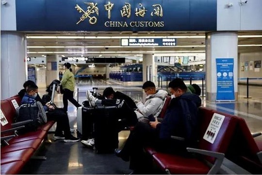 Tin vắn thế giới ngày 29/12: Trung Quốc dần khôi phục các chuyến bay thuê bao quốc tế