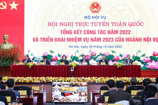 Thủ tướng: Tiếp tục hoàn thiện bộ máy hành chính nhà nước tinh gọn, hoạt động hiệu lực, hiệu quả