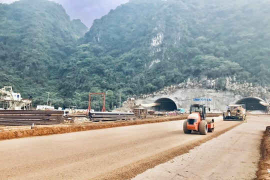 Lùi thời gian thông xe cao tốc đoạn Ninh Bình- Thanh Hóa