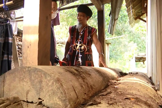 Chuyện về những “ngôi nhà” đặc biệt của đồng bào Cơ Tu