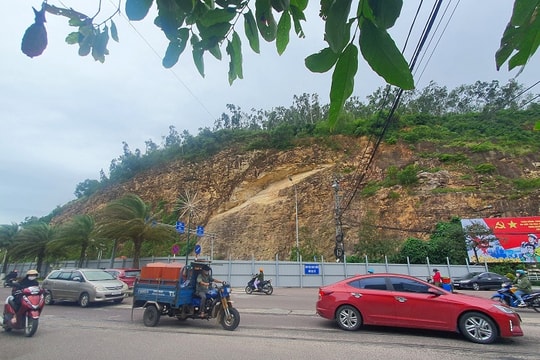 Khắc phục sạt lở núi quá chậm, Chủ tịch UBND tỉnh chỉ đạo “khẩn”