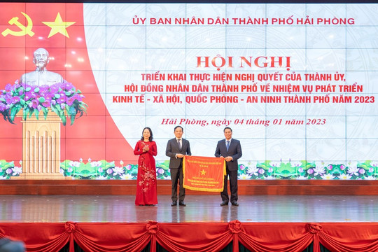 Hải Phòng dẫn đầu 5 thành phố trực thuộc Trung ương, được nhận Cờ thi đua của Chính phủ