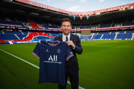 Messi - “ông vua” mới của bóng đá thế giới sẽ gia hạn hợp đồng với PSG