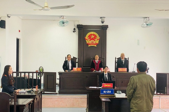 Rượt đánh cán bộ Tòa án thực thi nhiệm vụ, lĩnh 9 tháng tù