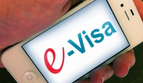 Thủ tướng yêu cầu Bộ Công an triển khai cấp visa điện tử cho khách quốc tế