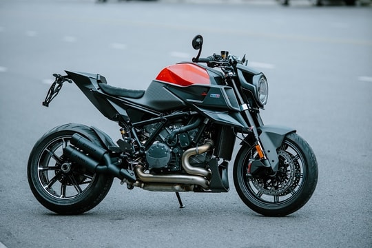 KTM BRABUS 1300 R về Việt Nam, giá bán hơn 2,2 tỉ đồng