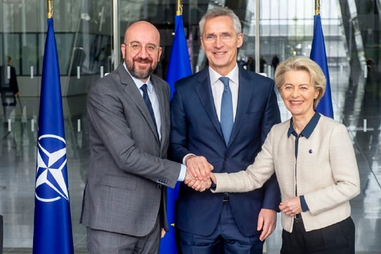 NATO - EU ký tuyên bố chung thứ ba về hợp tác giữa hai khối