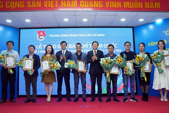 Trao 34 giải báo chí về công tác Đoàn và phong trào thanh thiếu nhi năm 2022