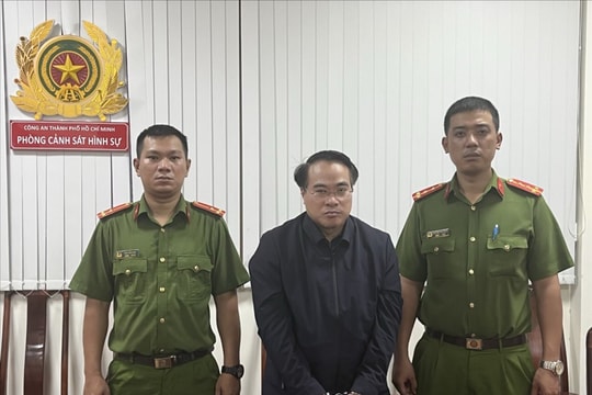 Khởi tố, bắt tạm giam Cục trưởng Cục Đăng kiểm Việt Nam Đặng Việt Hà