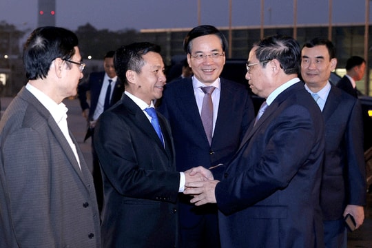 Thủ tướng Phạm Minh Chính rời Hà Nội, lên đường thăm chính thức CHDCND Lào