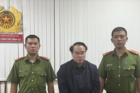 Khởi tố, bắt tạm giam Cục trưởng Cục Đăng kiểm Việt Nam Đặng Việt Hà