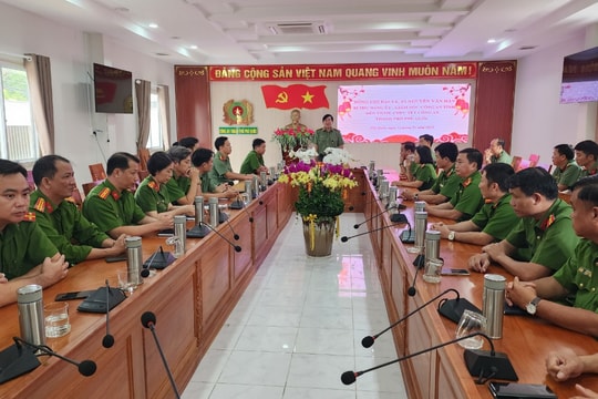 Giám đốc Công an tỉnh chúc Tết cán bộ chiến sỹ Công an TP Phú Quốc