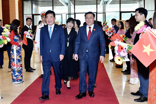 Chủ tịch Quốc hội Vương Đình Huệ đón, hội đàm với Chủ tịch Quốc hội Hàn Quốc