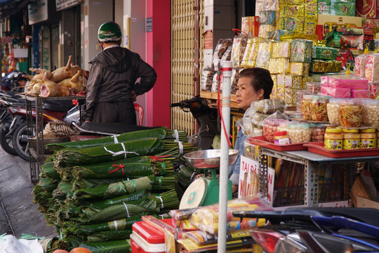 Chợ lá dong ông Tạ nhộn nhịp ngày Tết