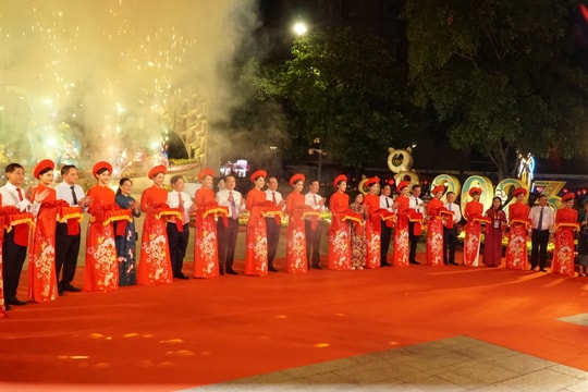 Khai mạc Đường hoa Nguyễn Huệ Tết Quý Mão 2023