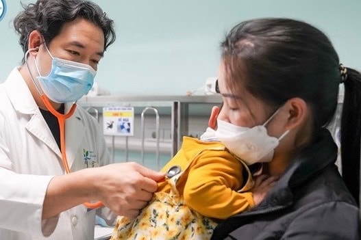 Cảnh báo trẻ hóc dị vật dịp Tết