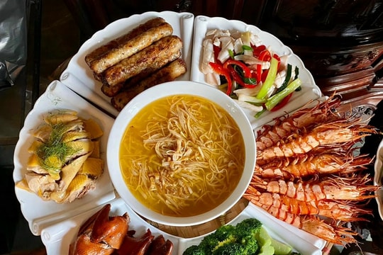 Về Bát Tràng ăn canh măng mực trong mâm cỗ tất niên