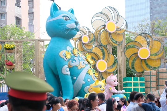 Đường hoa Nguyễn Huệ 2023 thu hút hơn 1,2 triệu lượt khách tham quan